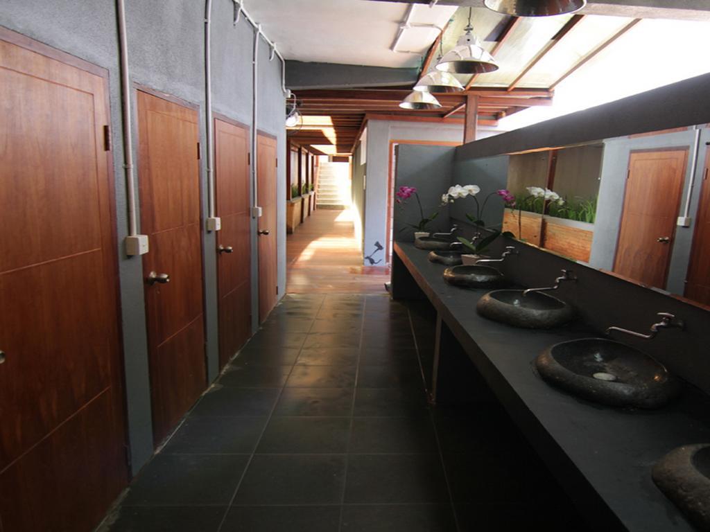 Kayun Hostel Downtown Kuta Lombok Pokoj fotografie